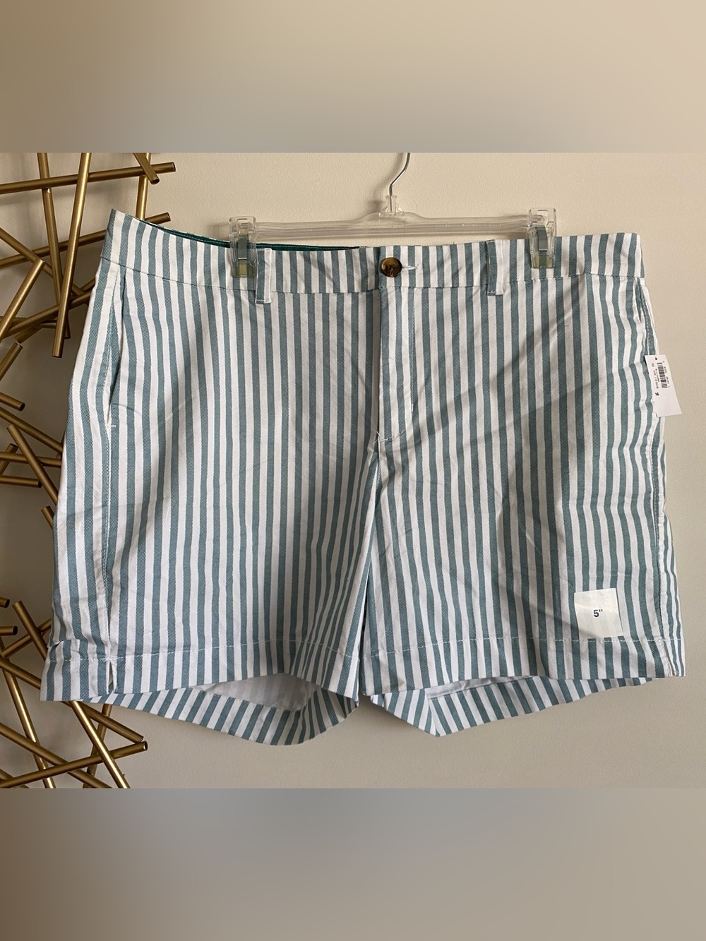 NWT Old Navy Everyday Shorts White and Green Striped 5 Inch - Size 16